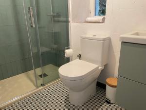 Koupelna v ubytování La Casina de la Blanea + 7 fotografií