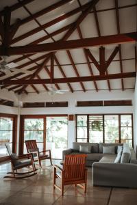 Fotografie z fotogalerie ubytování Salvatierra Beachfront Hotel v destinaci Puerto Coyote