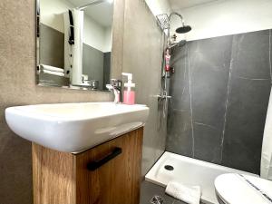 Ένα μπάνιο στο Chic Studio +24 φωτογραφίες