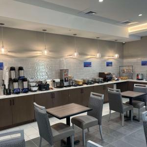 A restaurant or other place to eat at Best Western San Bernardino Hotel