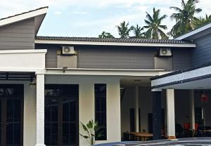 a rendering of a house with a garage at HOMESTAY KAPAR KLANG Homestay Balqis in Kapar