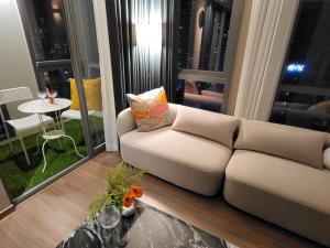 A seating area at ELBON the stay Haeundae beach ocean view