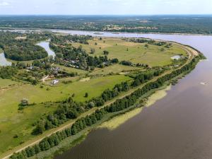 an aerial view of an island in a river at DOMEK CZAS NA CUPEL - Apartament na 5 in Serock