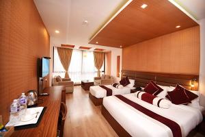 Televisyen dan/atau pusat hiburan di The Address Kathmandu Hotel