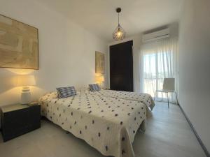 Ένα ή περισσότερα κρεβάτια σε δωμάτιο στο MHouse lease Cascais Alto Castelhana