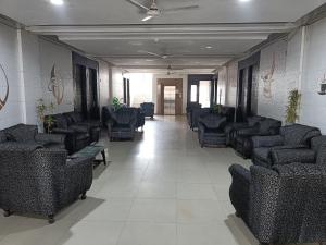 Posezení v ubytování Surya Palace Noida