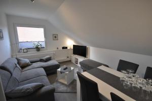 Posezení v ubytování Nr 28 - Ferienwohnung Am Yachthafen