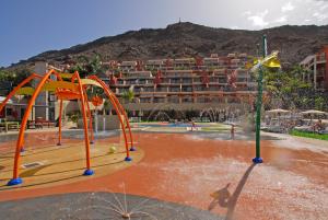 The swimming pool at or close to Apartamentos Cordial Mogán Valle