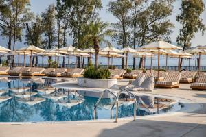 Bazén v ubytování Kerkyra Blue Hotel & Spa by Louis Hotels nebo v jeho okolí