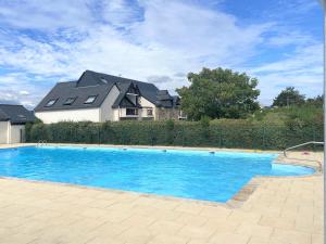 Swimmingpoolen hos eller tæt på Reflets, appartement à Carnac