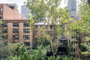 Το κτήριο όπου στεγάζεται  το διαμέρισμα