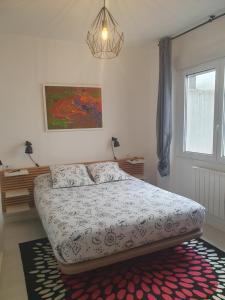 Postel nebo postele na pokoji v ubytování El piso de Valle-Inclán