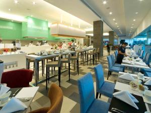 Restoran ili drugo mesto za obedovanje u objektu Pullman Kuching