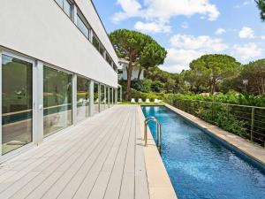 Bazén v ubytování Design villa sea views and lap pool nebo v jeho okolí