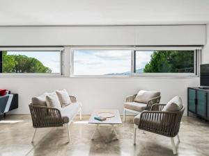 Posezení v ubytování Design villa sea views and lap pool