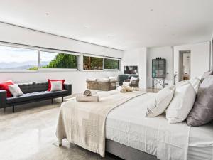Posezení v ubytování Design villa sea views and lap pool + 37 fotografií