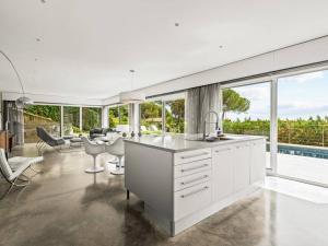 Balkón nebo terasa v ubytování Design villa sea views and lap pool