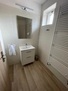 Bilik mandi di Apartmány Šumavánek