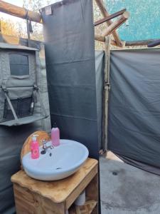 Een badkamer bij Aloes Rest Camp