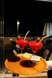 Ladies Beach Hotel italokat is kínál