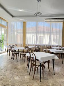 Restaurace v ubytování Villa Ella by Interlux