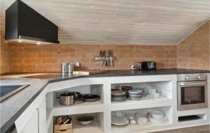 Η κουζίνα ή μικρή κουζίνα στο 3 Bedroom Beautiful Home In Rødby