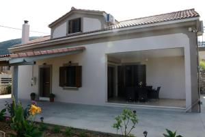 Gallery image of Villa Andrew in Áyioi Saránda