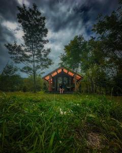 Příroda nedaleko luxury tent