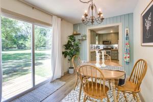 Φωτογραφία από το άλμπουμ του Pet-Friendly Alabama Retreat with Deck and Patio! σε Leeds