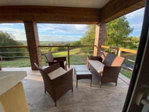 Balkón nebo terasa v ubytování le petit gite de la maison lierue + 7 fotografií