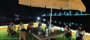 Hosté ubytování Houseboat Karima palace + 37 fotografií