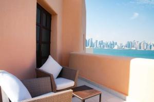 Un lugar para sentarse en Mina Hotel and Residences By The Torch