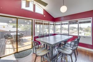 a dining room with a table and chairs at Yakima Home Rental Seasonal Outdoor Pool, Hot Tub in Yakima