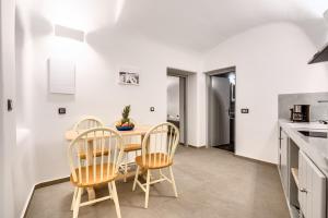 Kuchyň nebo kuchyňský kout v ubytování Tiara Suites Santorini