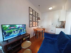 Μια τηλεόραση ή/και κέντρο ψυχαγωγίας στο Apartment Rosetta