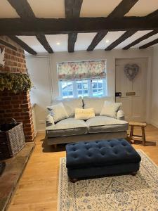 Seating area sa Historic Cambridgeshire Cottage