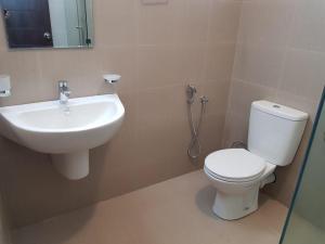 Ванна кімната в NEGOMBO RESIDENCIES