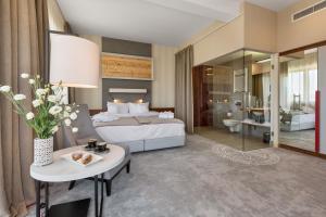 Posteľ alebo postele v izbe v ubytovaní Hotel Kopieniec Fizjo- Med & SPA + 37 fotografií