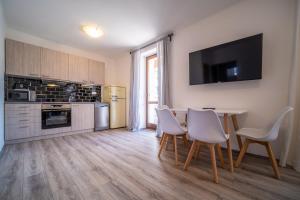 Kuchyňa alebo kuchynka v ubytovaní Promenada Lipno Apartment 123