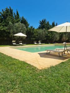 The swimming pool at or close to Masseria Fagà