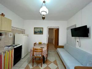 Gallery image of Apartments Dražica 4 in Zubovići +25 photos