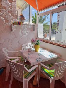 Ảnh trong thư viện ảnh của Studio-appartement EL CHAPARRAL con hermosa vista y piscina ở Arona