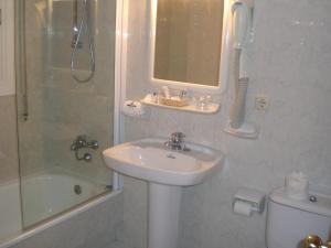 Hotel Ancora, Granxa, Spain - Booking.com