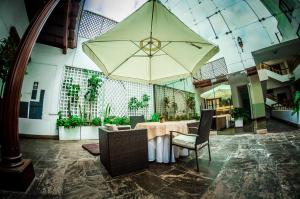Restaurace v ubytování Gran Bolivar Hotel - Trujillo, Perú