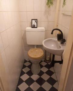 Koupelna v ubytování Privates Zimmer