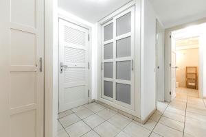 Kép Cozy Holiday Home 1 Bed 2 Bath Balcon Los Gigantes szállásáról Puerto de Santiagóban a galériában