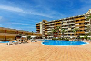 The swimming pool at or close to Cozy Holiday Home 1 Bed 2 Bath Balcon Los Gigantes