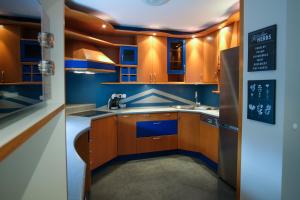 Kuchyň nebo kuchyňský kout v ubytování M16 Spacious and bright apartment