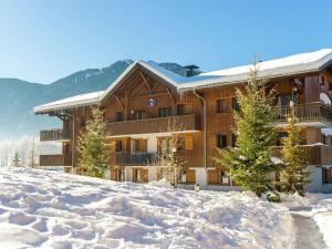 Attractive apartment with a balcony in Le Grand Massif kapag winter