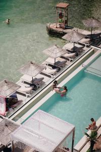 Bazén v ubytování Hotel Jaroal nebo v jeho okolí